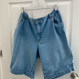 Woman’s size 18 denim Bermuda shorts